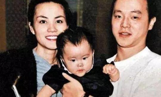 王菲的情史经历,王菲情史谈过几次恋爱