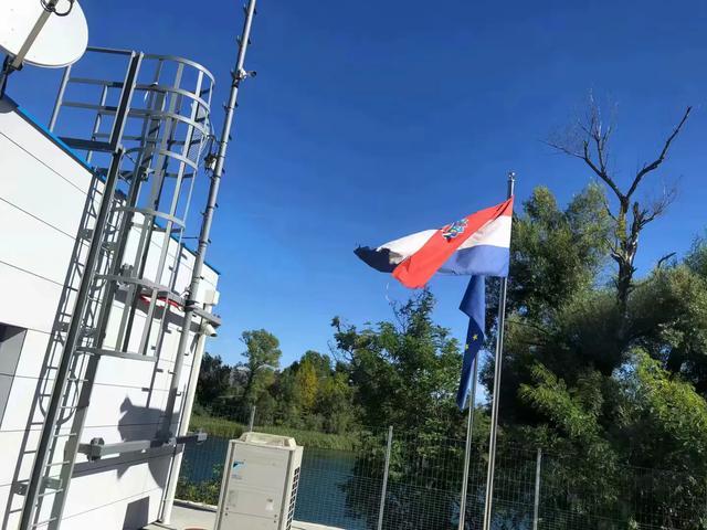 巴尔干半岛和阿尔巴尼亚,伯罗奔尼撒半岛和巴尔干半岛