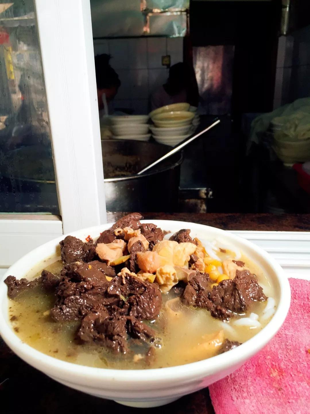 一碗米线斩群妖|我在昆明这5家米线店跪得端端正正