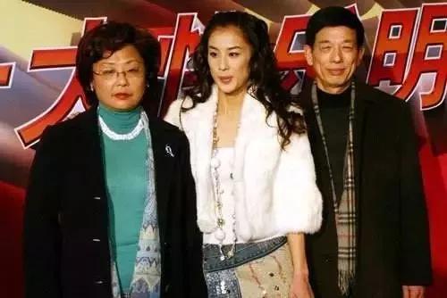 蓝盈莹和张檬对比照,张含韵蓝盈莹合照