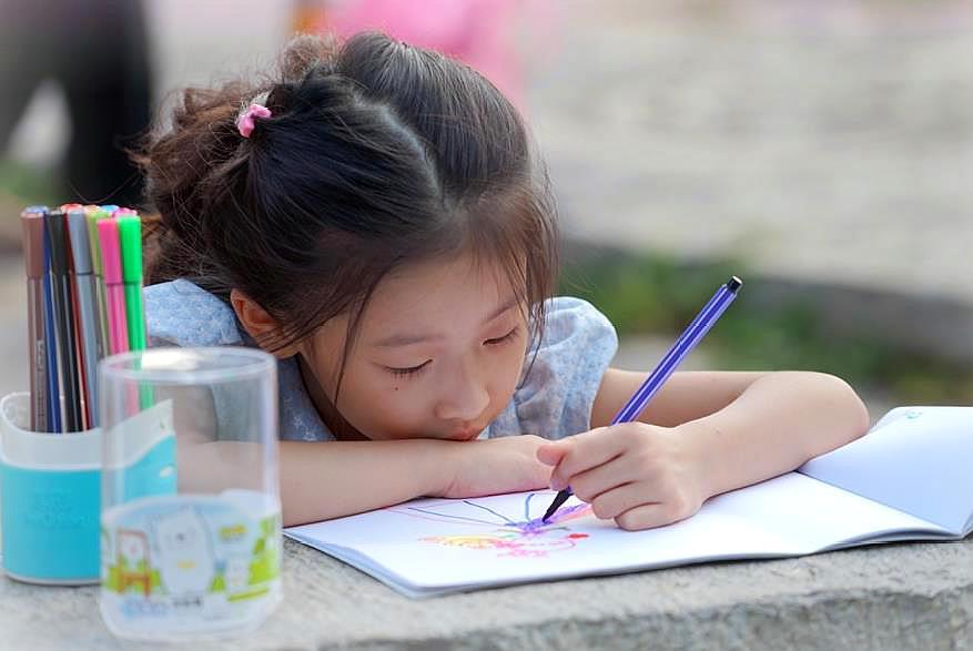 5岁女孩不会吐骨刺送医院，到底是谁的责任？别让孩子成为巨婴