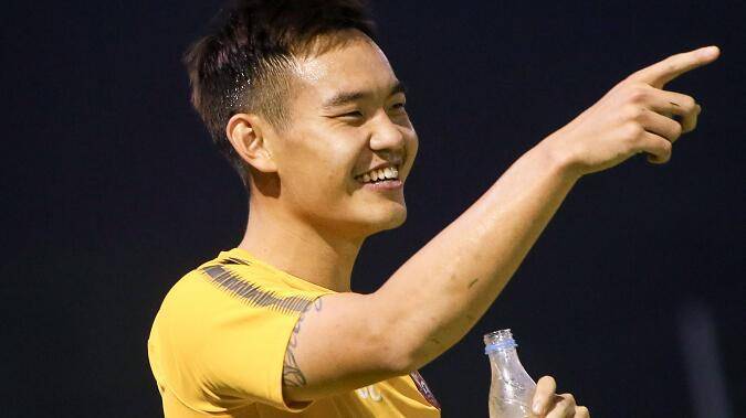 不严谨！再闹“半岛美女记者事件”？俩国奥新星年龄被改+被留洋