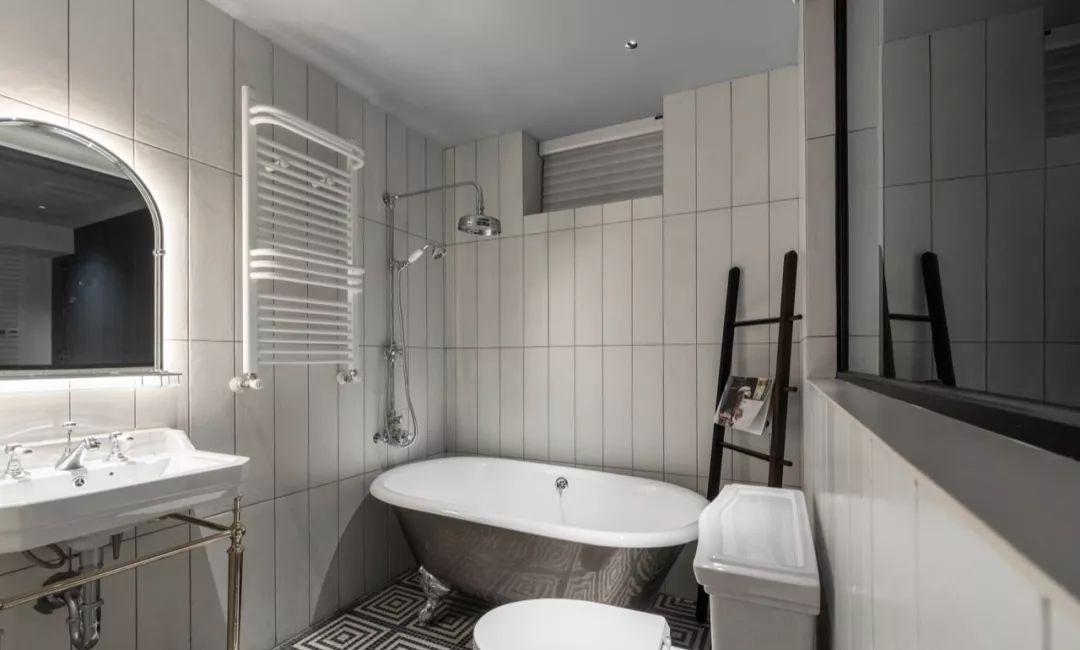 28岁成都女孩180㎡豪宅爆红！砸100W做1室3个衣帽间：壕无人性