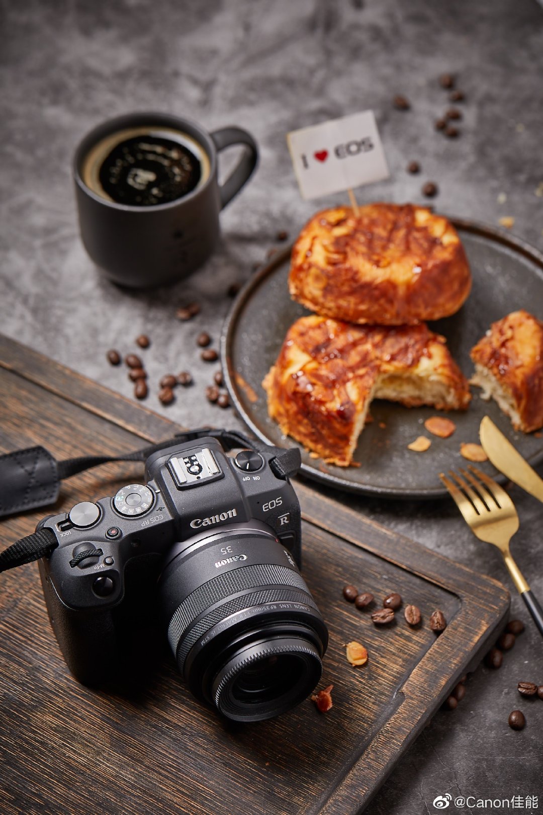 佳能相机入门m50二代和r50怎么选,同样价格相机选择索尼还是佳能