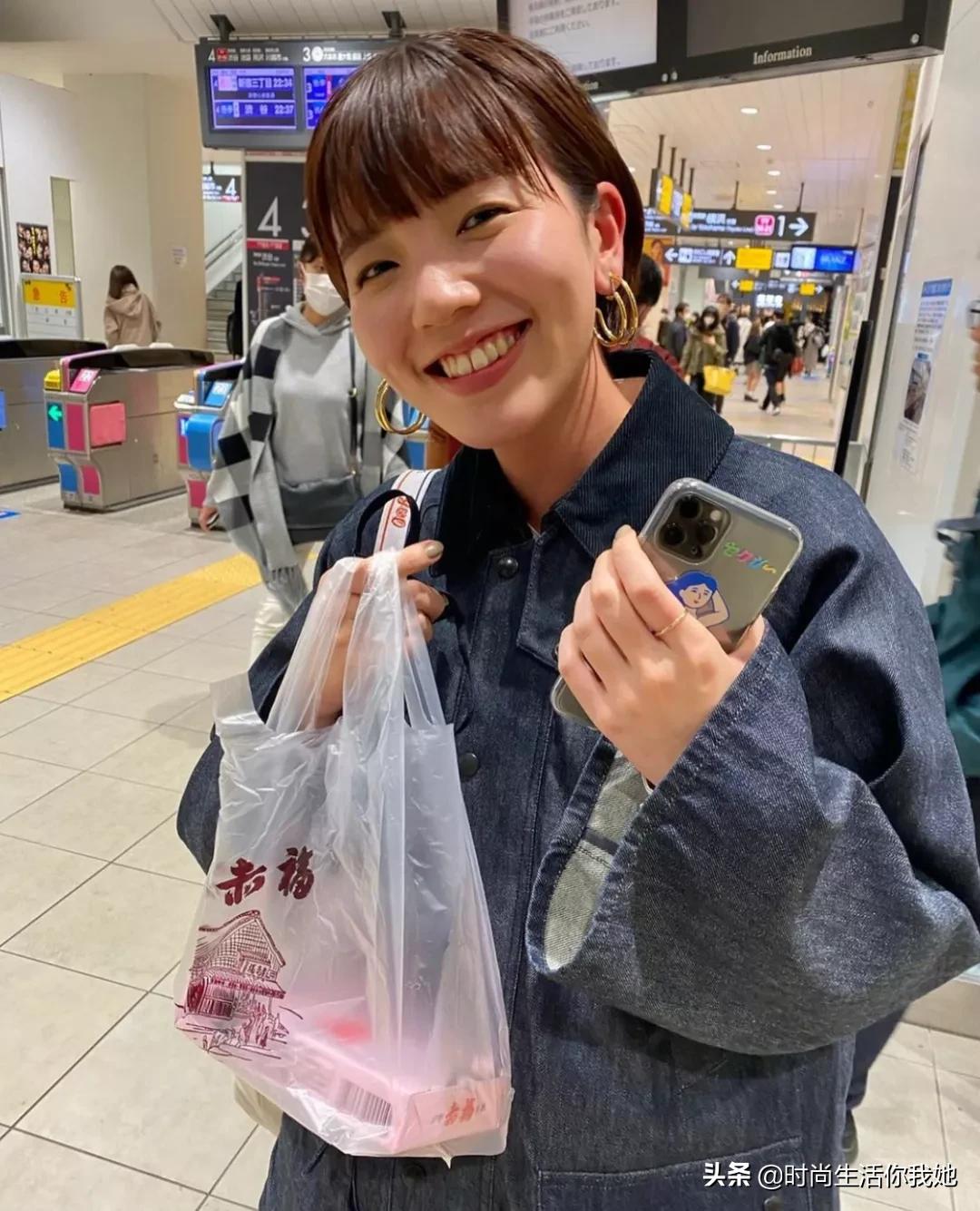 女人穿的外套有气质的质量最好的,女生外套有这几件就够了