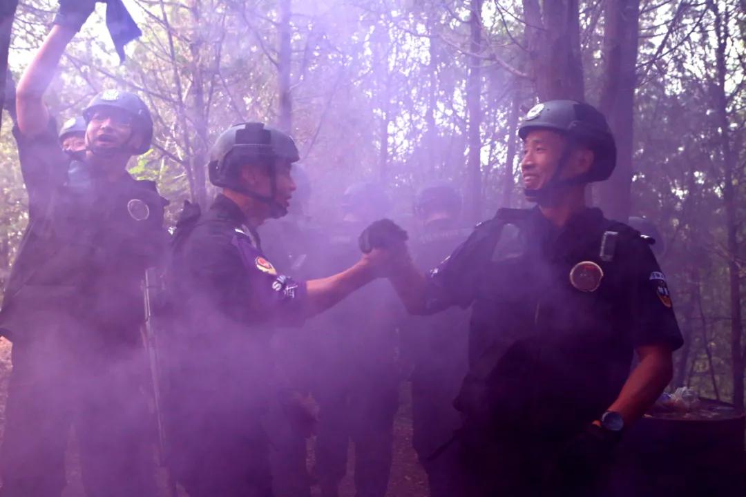 特警全面开展全警实战大练兵,燃到爆直击重庆特警实战大练兵