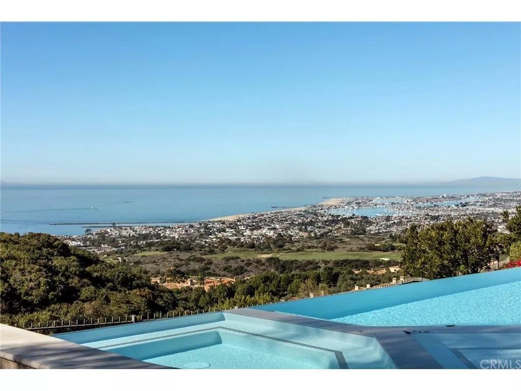 开车进故宫空姐被扒!溥仪都要买票,特朗普也须步行,你凭啥?