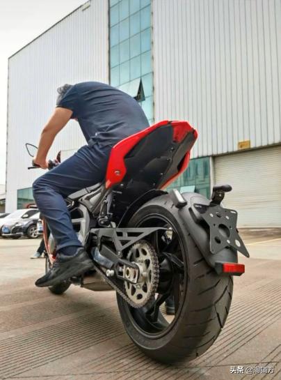 钱江qj600四缸跑车测评,钱江qj600gs什么时候上市