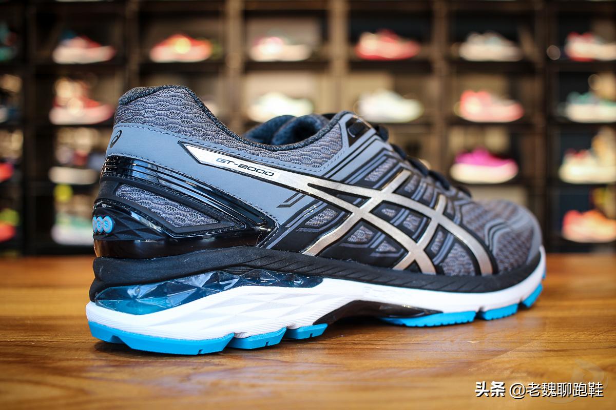 阿迪和耐克的跑鞋哪个好一点,四大跑鞋为什么没有阿迪耐克