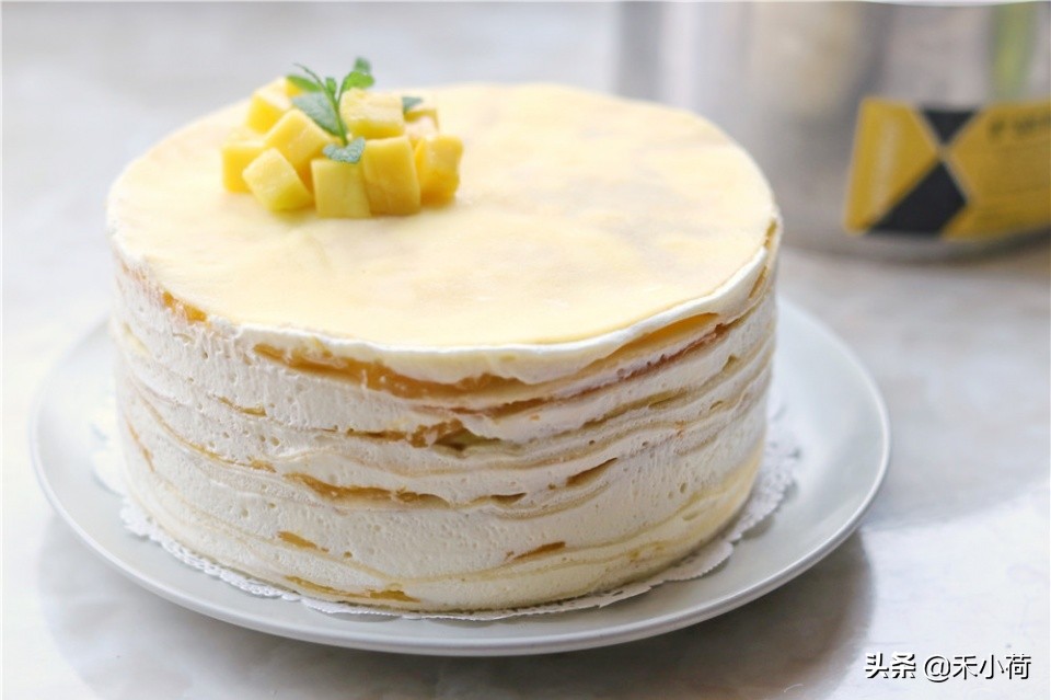 婆婆买一箱芒果吃不完,做成蛋糕香甜细腻,女儿一口气吃了3份