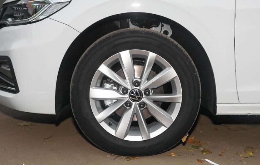 喜欢宝来的怎么选,喜欢手动挡的车