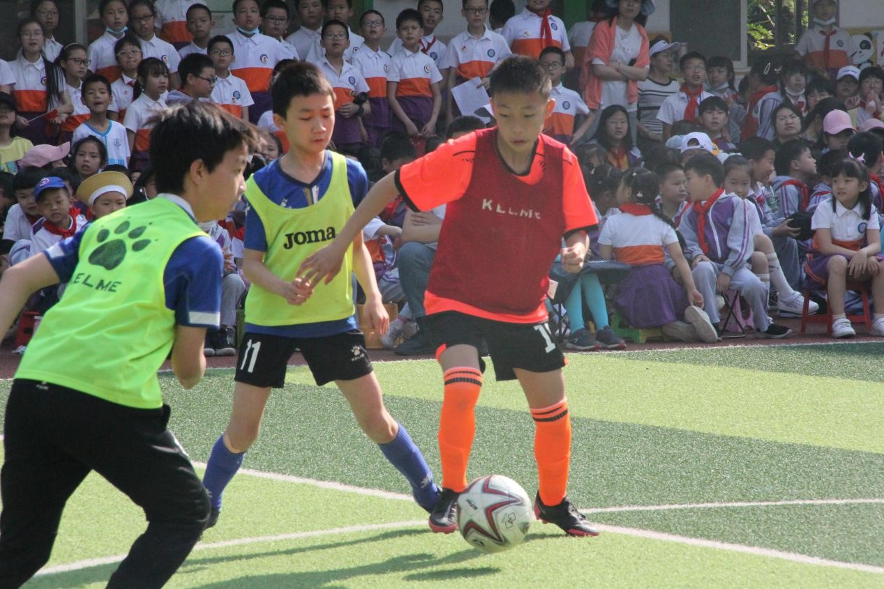 瓒充笅鍚埅,瓒充笅璧疯埅