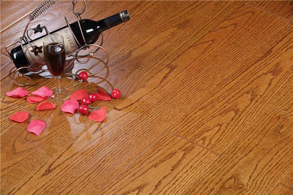 美国红橡地板怎样区分真假,美国红橡地板经常擦会起包浆吗