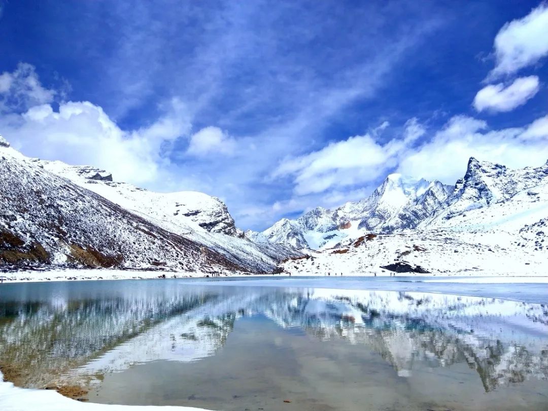 稻城亚丁这里有你想要的诗和远方,在稻城亚丁视频