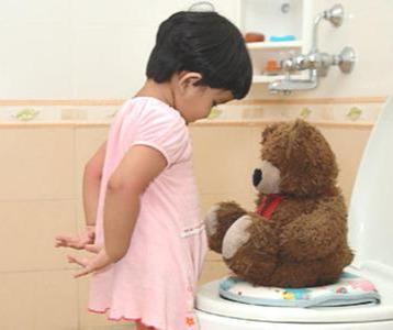 宝宝多大可以自主尿便,孩子到月龄还不会翻身