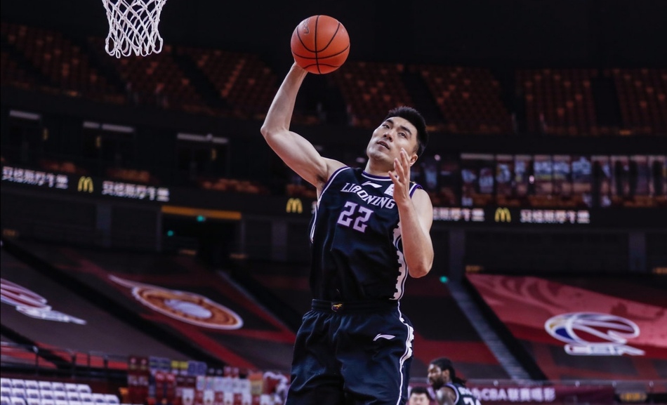 李晓旭发微博杨鸣,李晓旭杨鸣递话筒