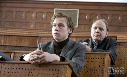 《生死诵读》难堪的不伦之恋中，男人对爱的责任和担当