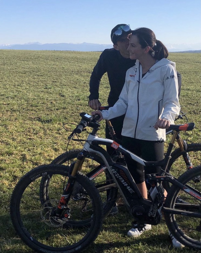 拜仁棋牌室创始人：二娃和她的爱妻丽莎