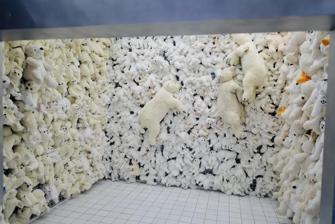 别争了,这条马路才是魔都内卷之王