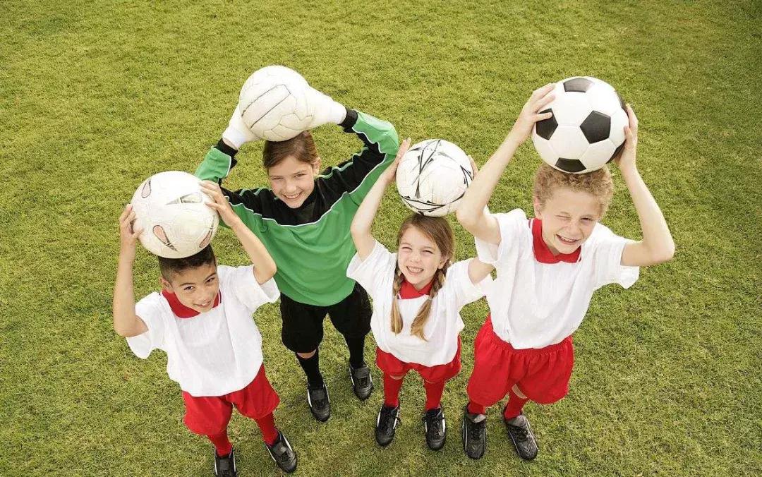 孩子报什么兴趣班比较好,孩子报什么兴趣班好男孩