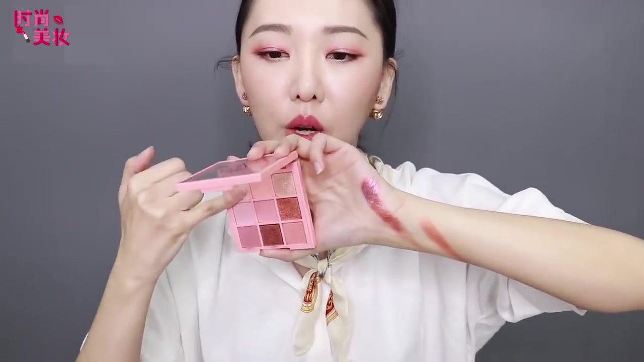 美妆视频教程亮闪闪粉色妆容,美妆教程简单又好看