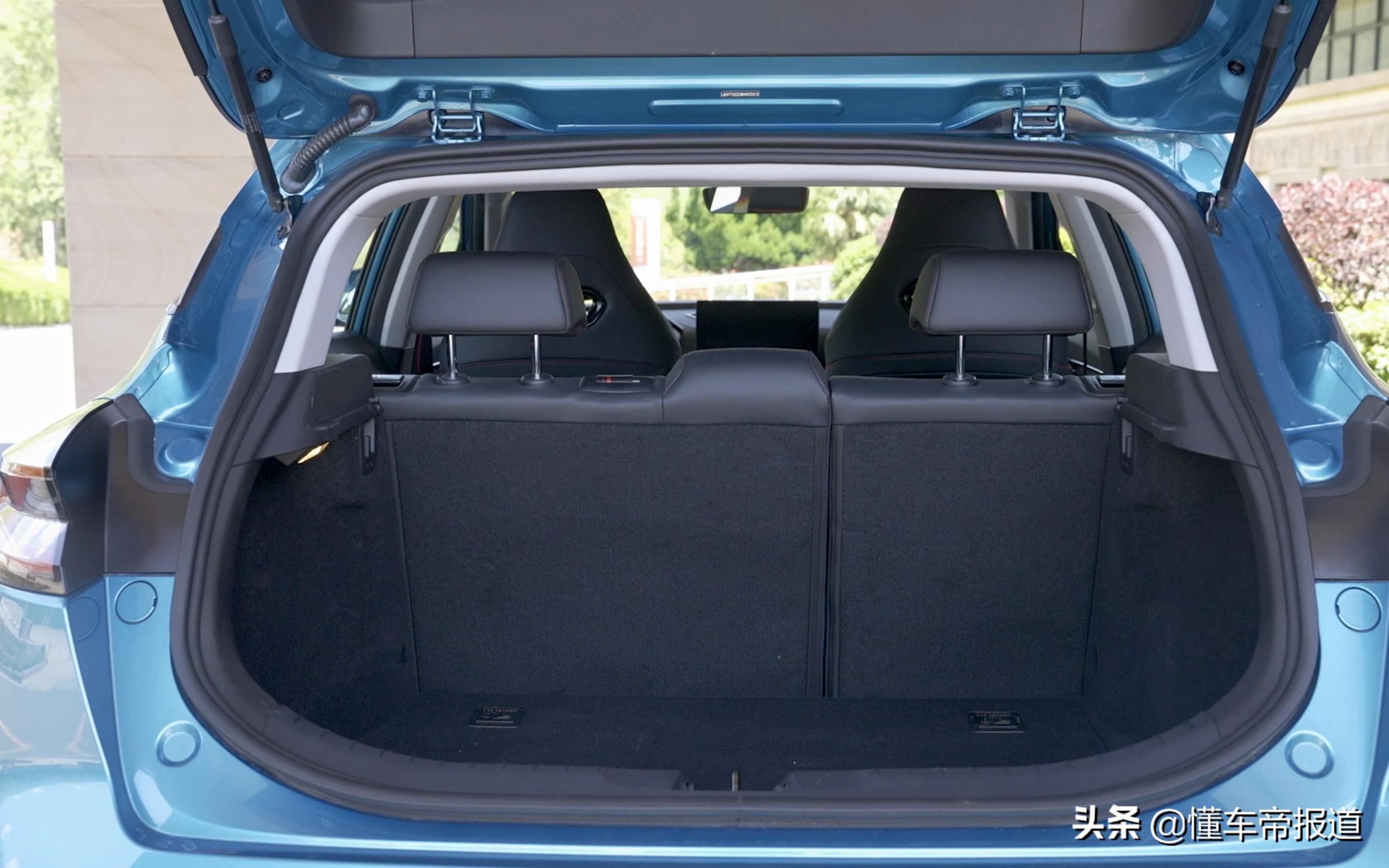 2021款吉利新锐车主高速试驾测评,吉利帝豪s2022款1.5lcvt尊贵型