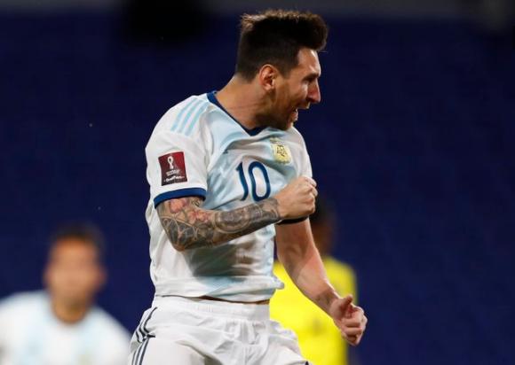 阿根廷球队磨合生疏，节奏脱节，但好在已经找到11号继承人