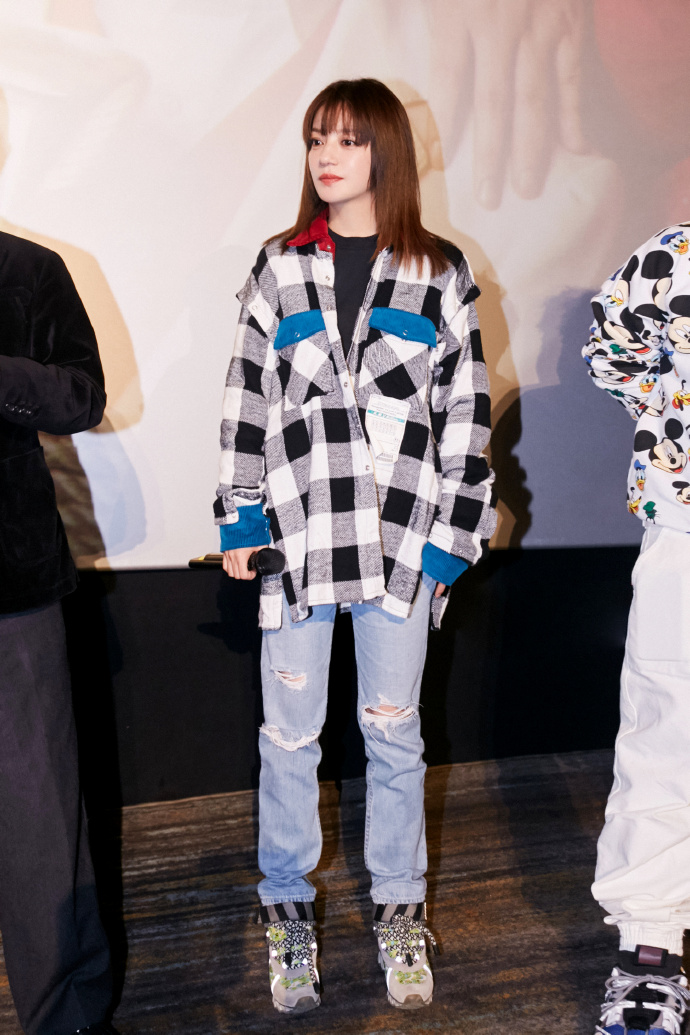 赵薇短发刘海,赵薇齐刘海短发