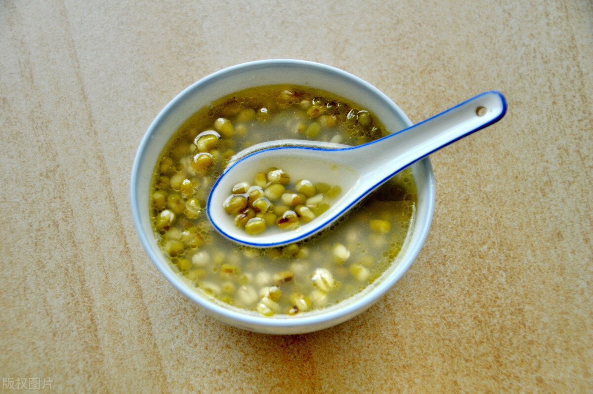 绿豆汤怎么煮才不发红,煮绿豆汤怎么不变红窍门