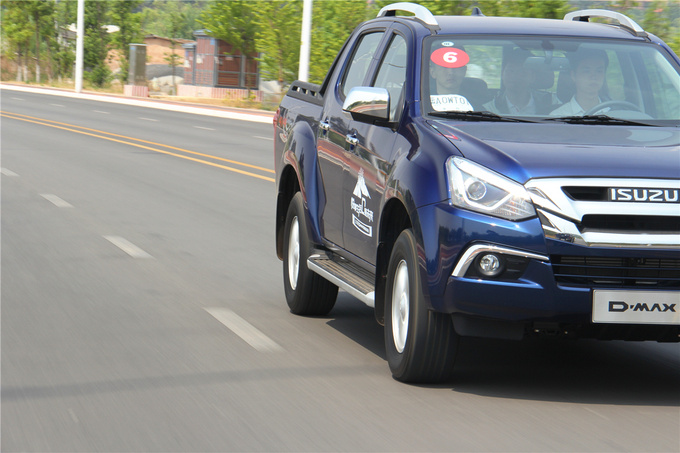 更年轻更舒适静态体验五十铃d-max,江西五十铃d-max哪款更值得买