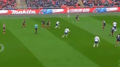 同样是天王为何刘德华能红到现在,亚洲足球天王