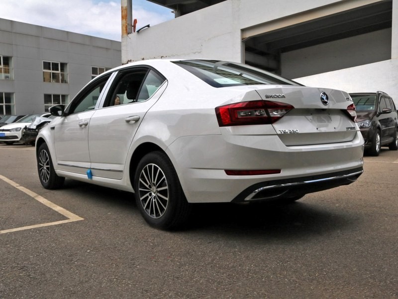 斯柯达明锐120款1.5l自动豪华版,2019款明锐1.5自动豪华版