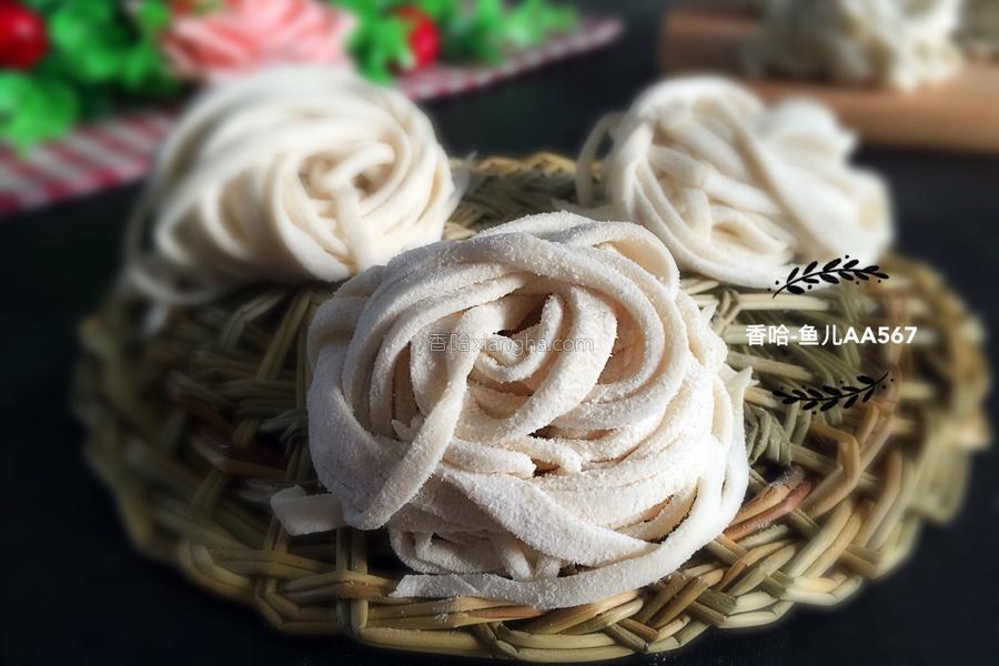 做面条筋道的方法,做面条怎样和面不破