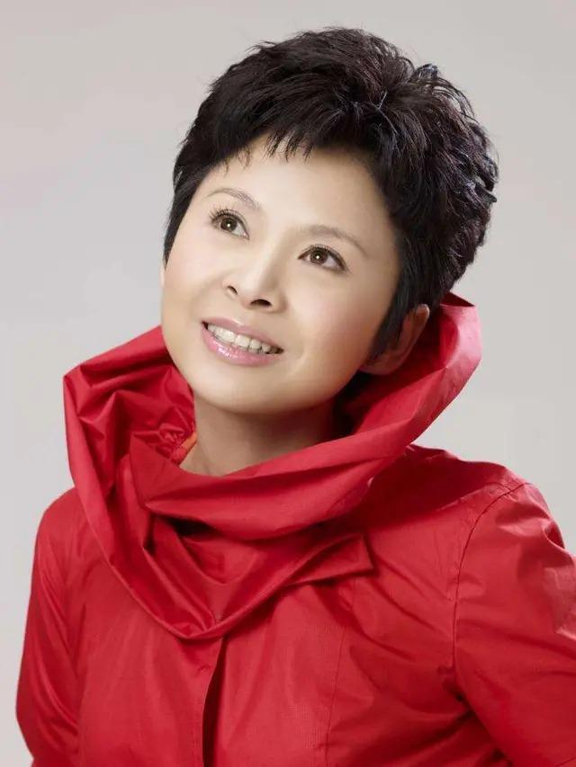 13次上春晚的人现状,曾上过22次春晚却因一句话被雪藏