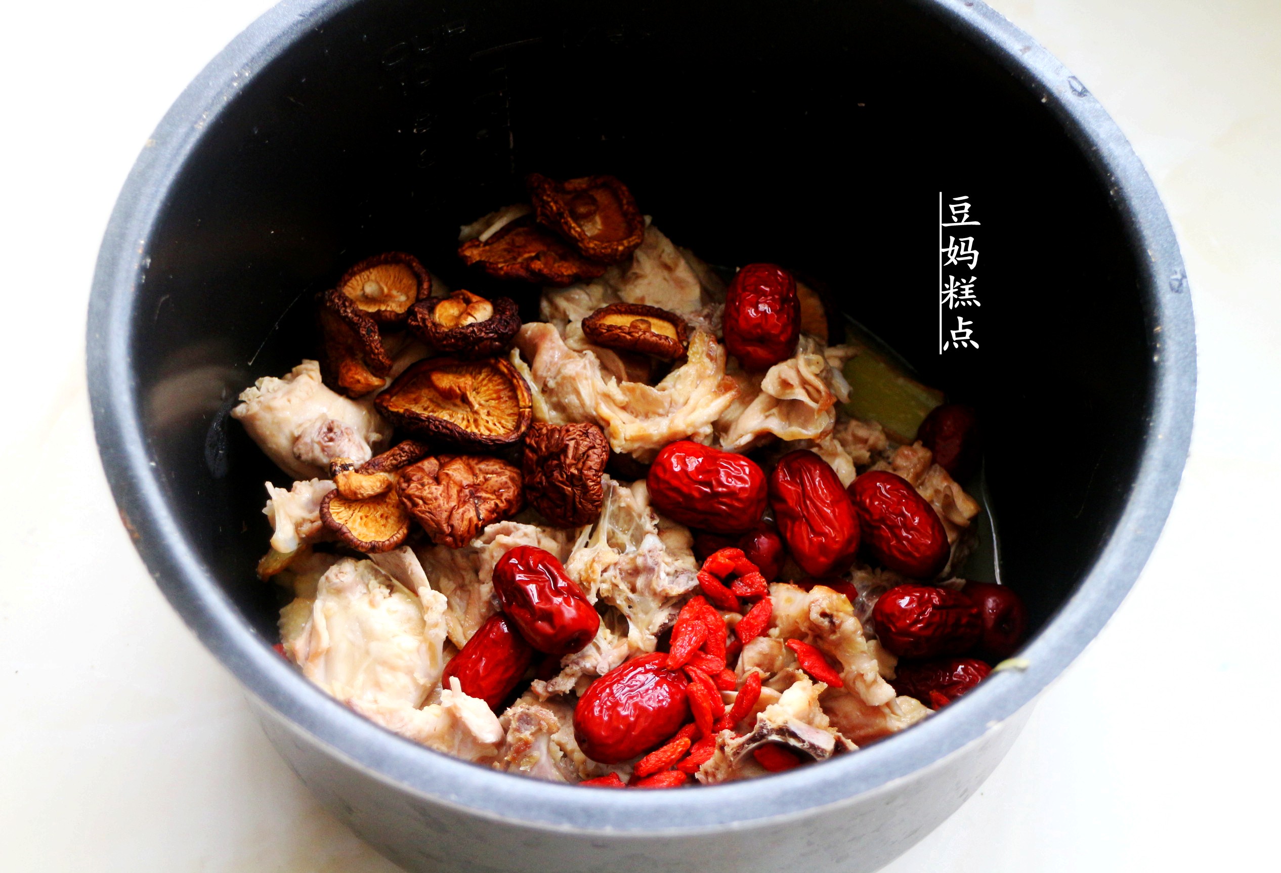 自制鸡汤火锅汤底家常做法,自制鸡汤小火锅做法