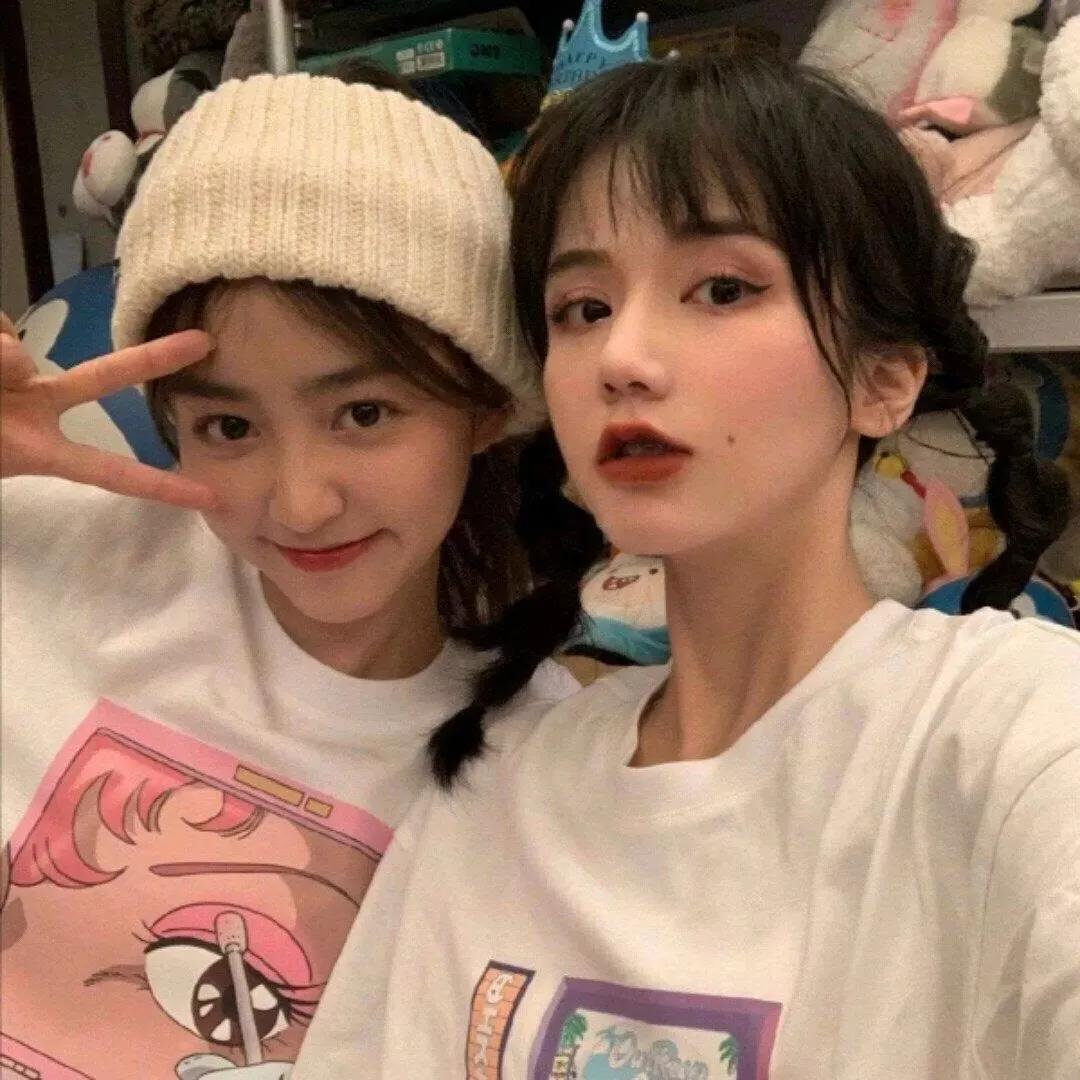 二人闺蜜头像沙雕智障动漫,闺蜜头像一个拽一个甜