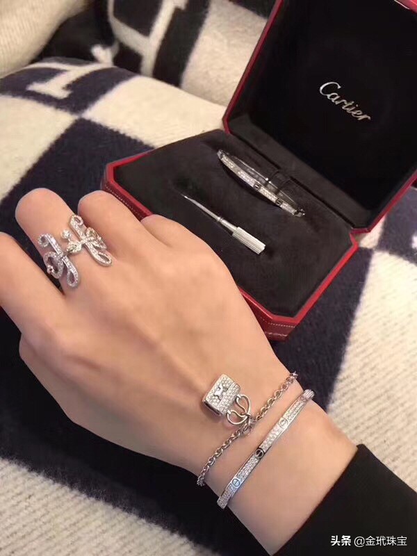 和卡地亚齐名的珠宝品牌,卡地亚珠宝是什么档次的品牌