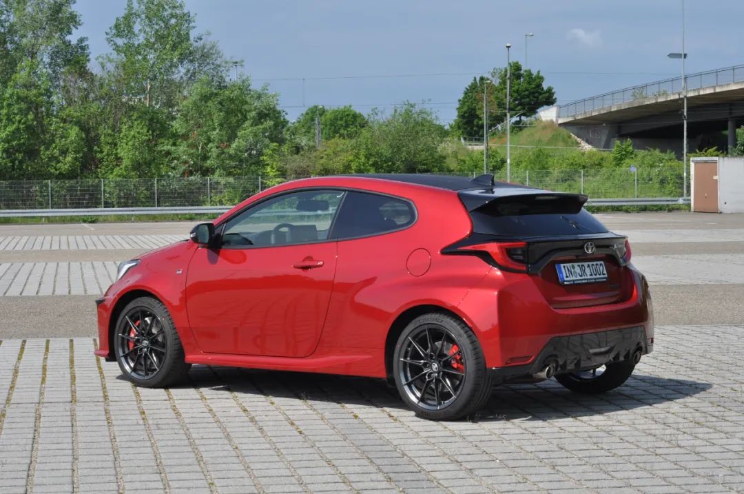 丰田gryaris试驾视频,丰田gryaris拉力