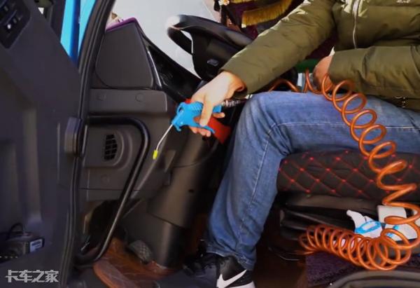 逆变器220伏300瓦变800瓦大货车专用,大功率液晶货车车载逆变器