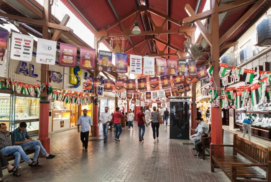 靠捡垃圾成为千亿富豪,靠捡垃圾成为千亿富翁合集