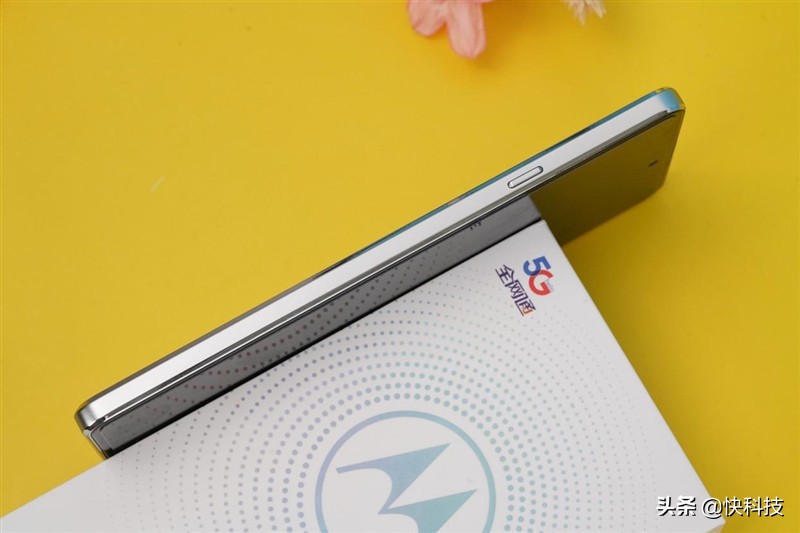 摩托罗拉edge轻奢版和摩托罗拉s30,摩托罗拉edge轻奢版跑分多少