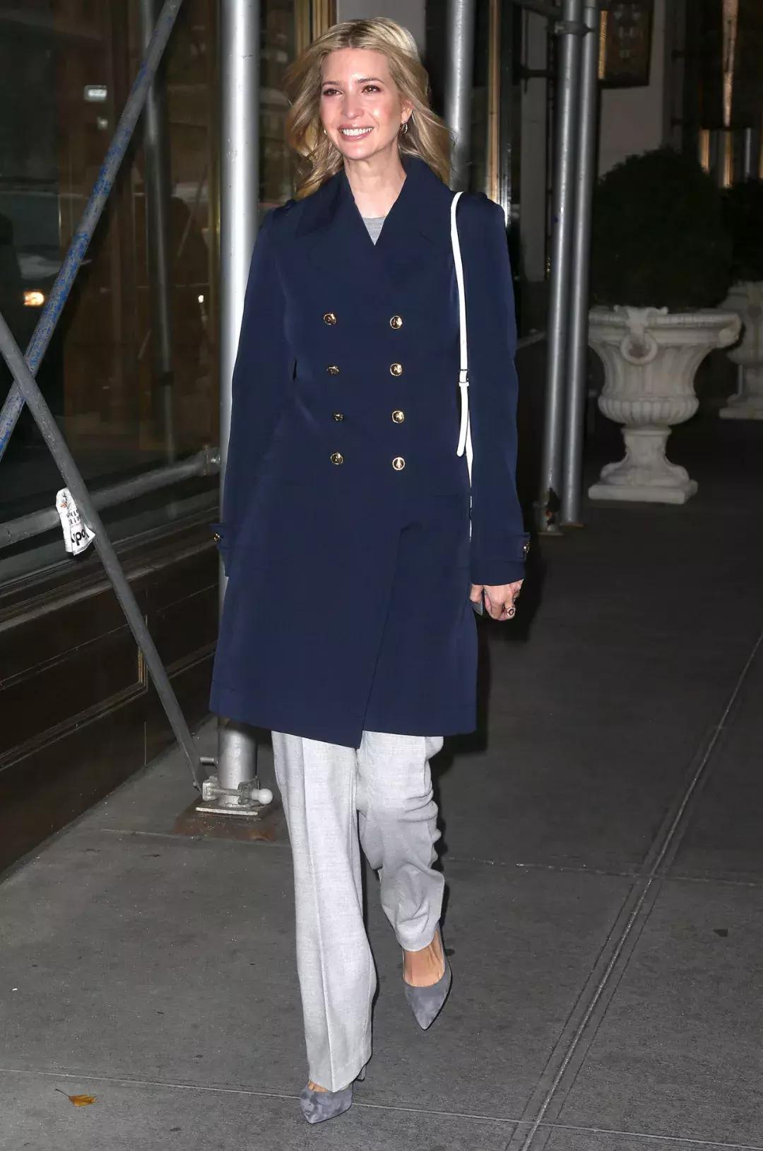 这个冬季时髦精都是这么穿大衣的,时髦的人喜欢这样穿