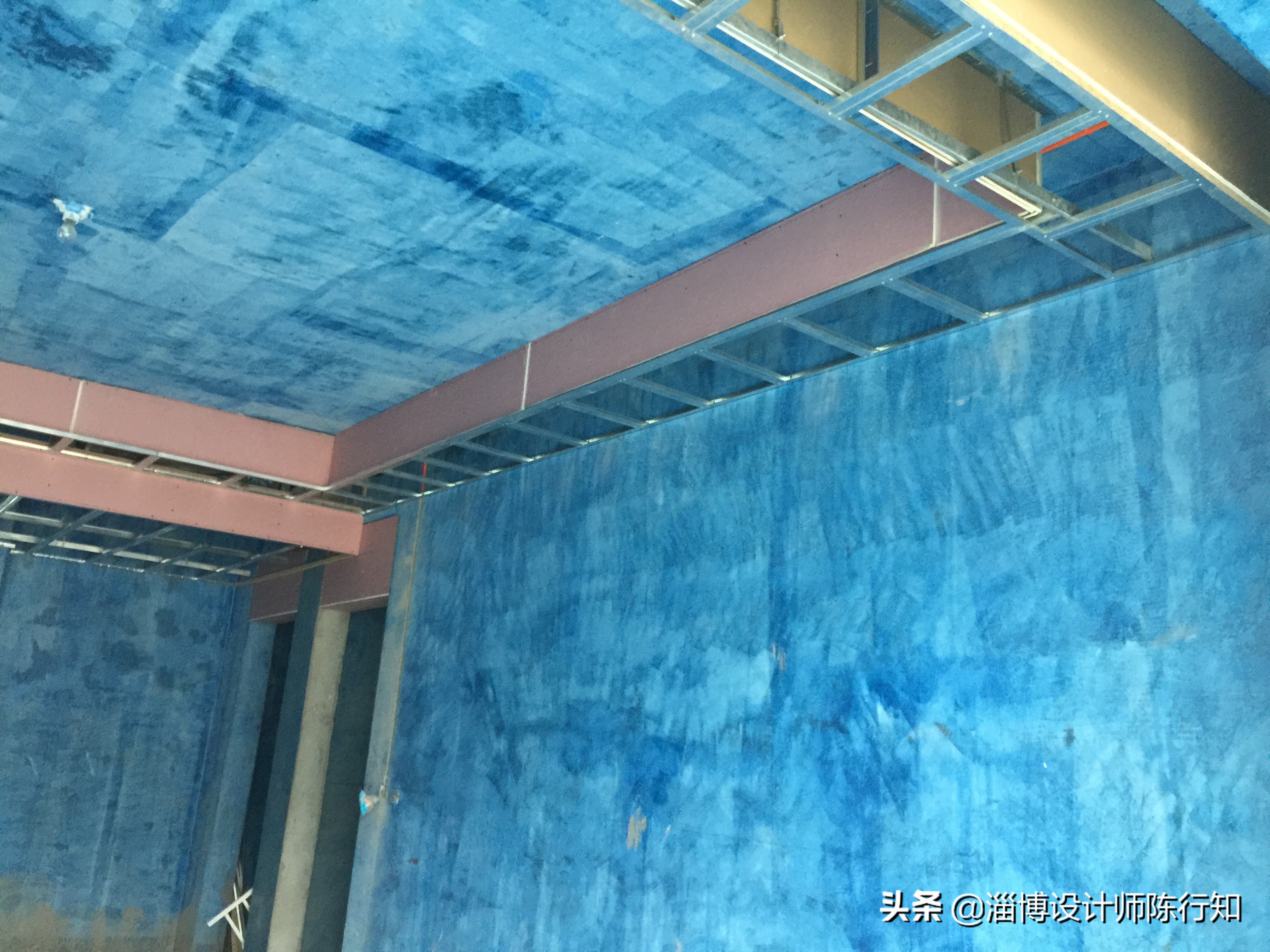 木龙骨与轻钢龙骨哪个更容易开裂,轻钢龙骨注意事项