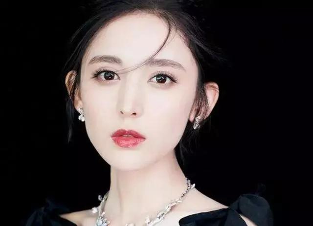 资深化妆师上粉底液方法,新手化妆入门用bb霜