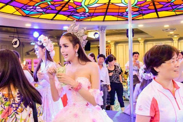 泰国“人妖”为何要服用避孕药？假人妖？揭秘“她们”背后的心酸