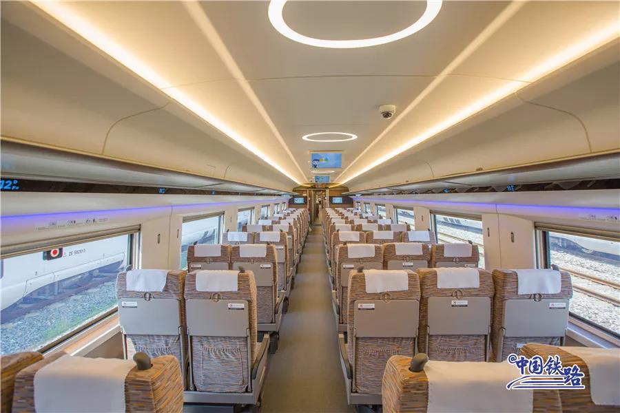 复兴号里面的红灯绿灯是什么意思,复兴号上的亮灯什么意思