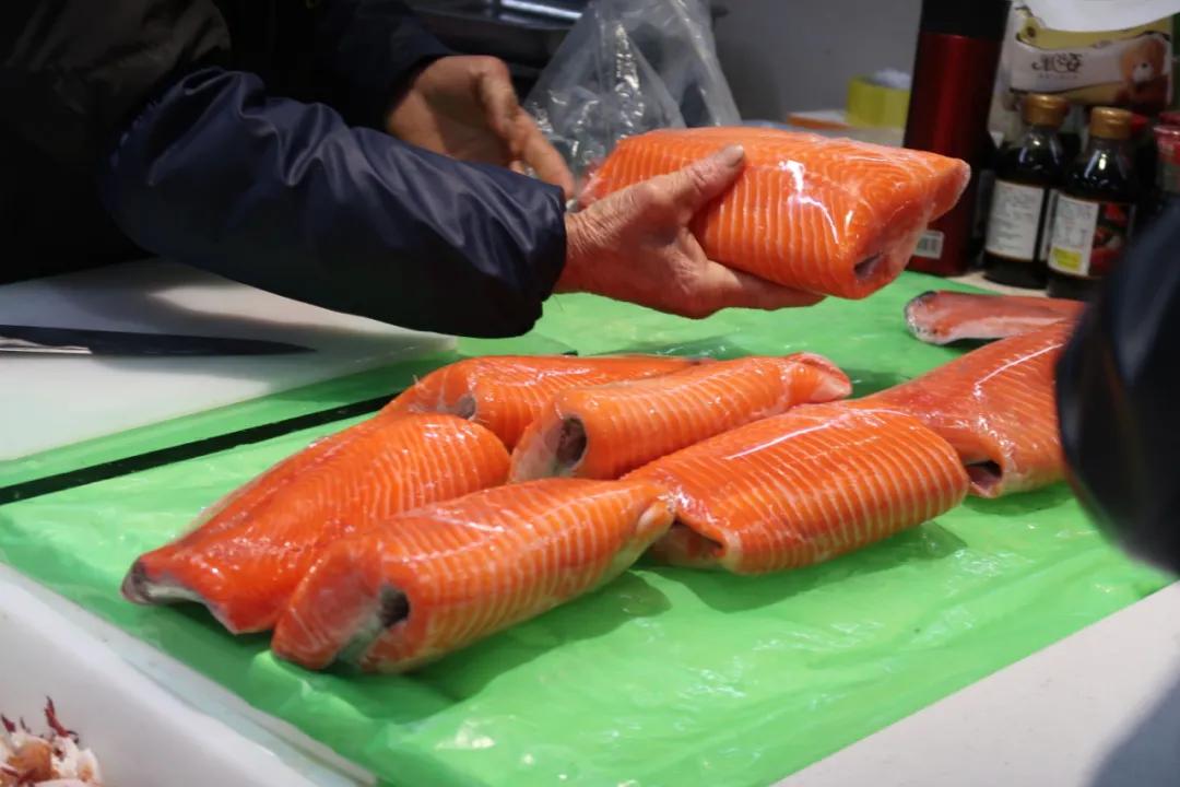 在这个足足2万平的奇妙海鲜“商场”，我找到了赚钱的动力