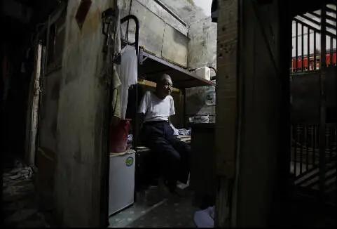 香港蜗居生活惊呆澳媒,香港人的蜗居真实生活