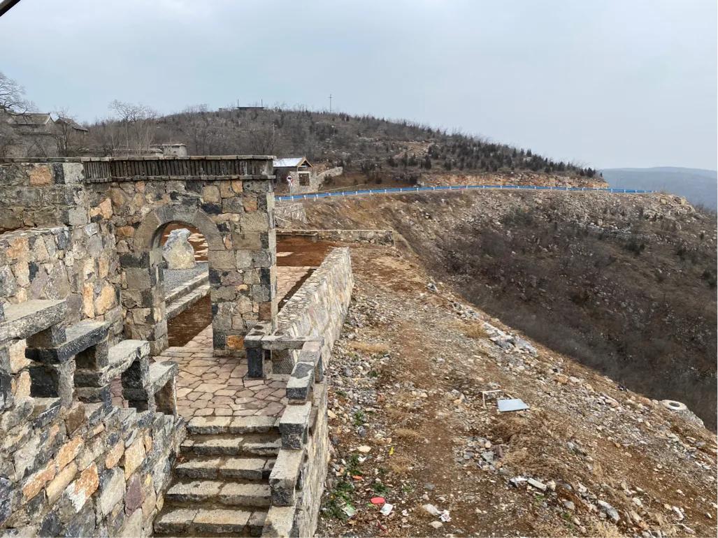 【初三】14、墙外看太行山中"云上的院子"依然很美