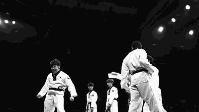 看完心跳加速！他*窥偷**老婆同事跳舞画了一组芭蕾少女卖了1200万